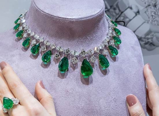Emerald as jewellery