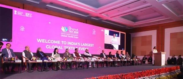 Giriraj Singh Inaugurates Garment technology, Dyes & chemicals, Handicraft events