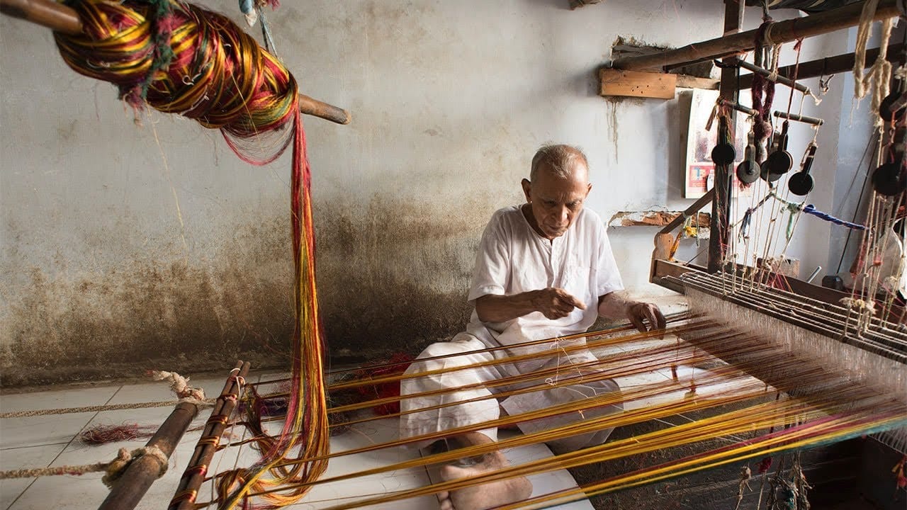 Karnataka’s Loom Stays Silent: Textile Park Delays Deepen Weaver Crisis