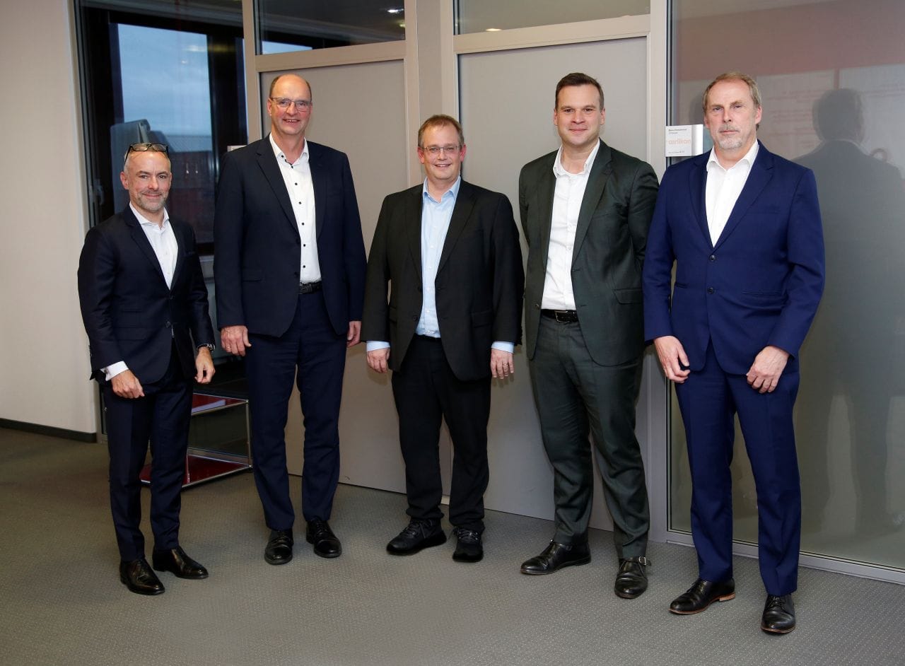 Oerlikon Barmag and Evonik strategic partnership for chemically recycled PET